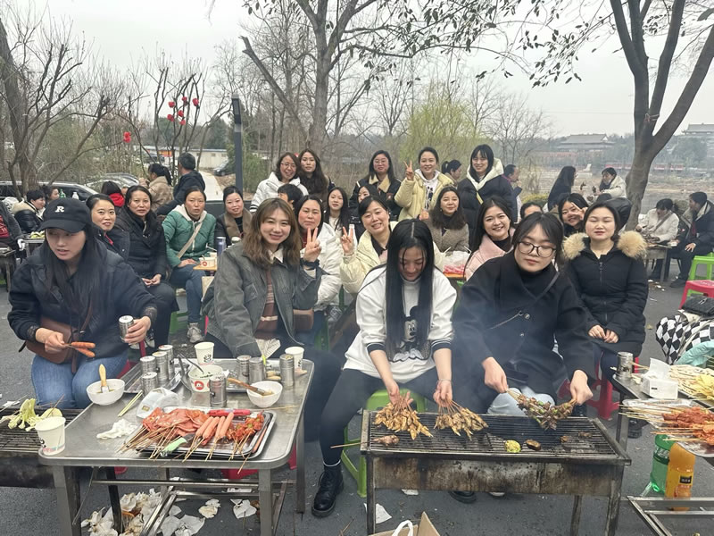 綿陽市先鋒醫(yī)療器械有限公司—— 慶?！?.8婦女節(jié)”，共赴燒烤盛宴，致敬巾幗風(fēng)采2.jpg